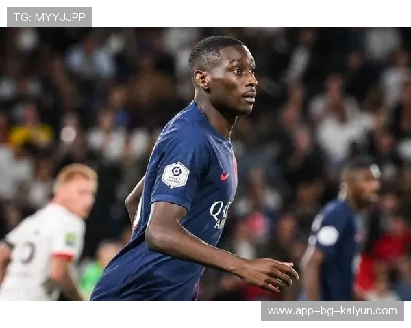 巴黎利用双边制造连续压力，穆阿尼灵活跑动有效